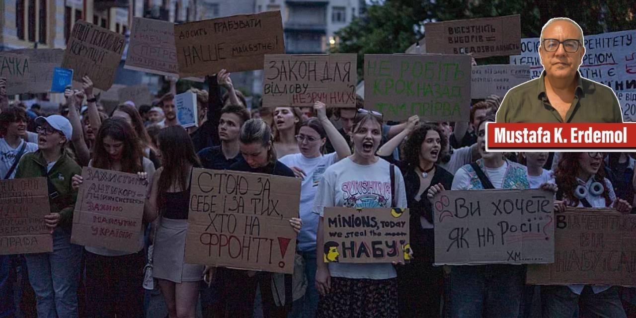 Zelenskiy’e büyük öfke: Halk sokaklara döküldü