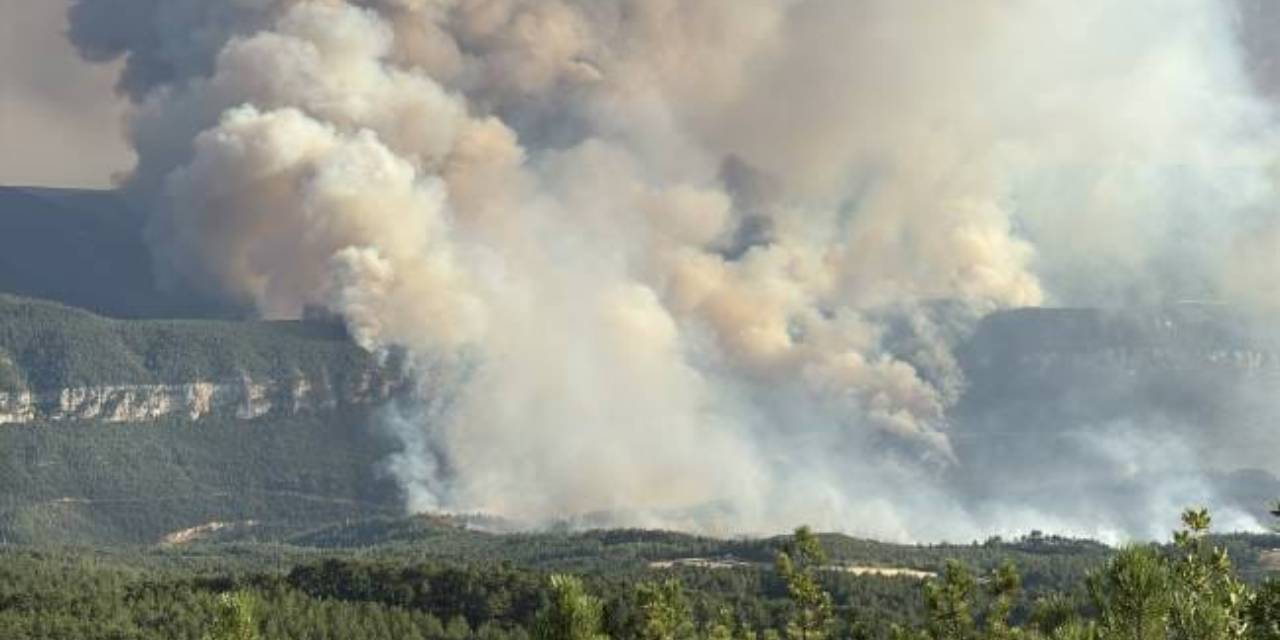 Karabük'te 10 köy boşaltıldı: Vali yangının boyutunu açıkladı