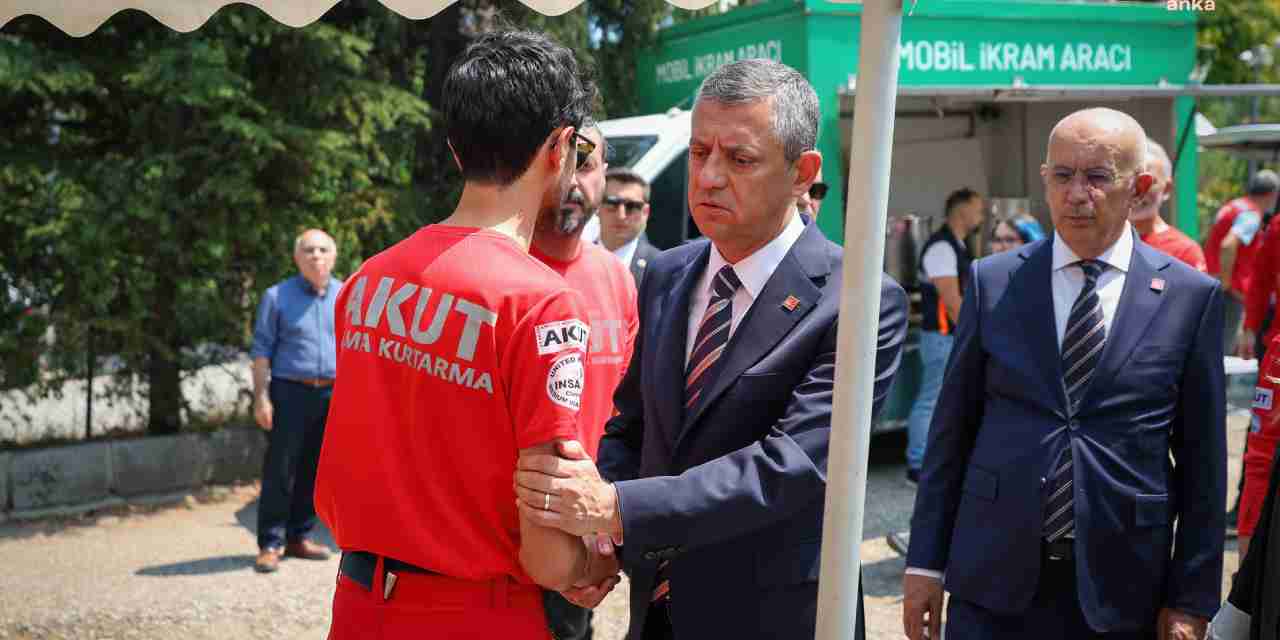 Özgür Özel'den AKUT'a taziye ziyareti