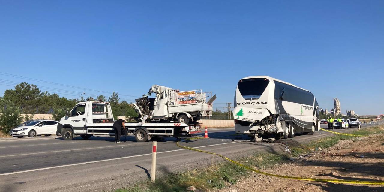 Ankara'da peş peşe kazalar: Ölü ve yaralılar var