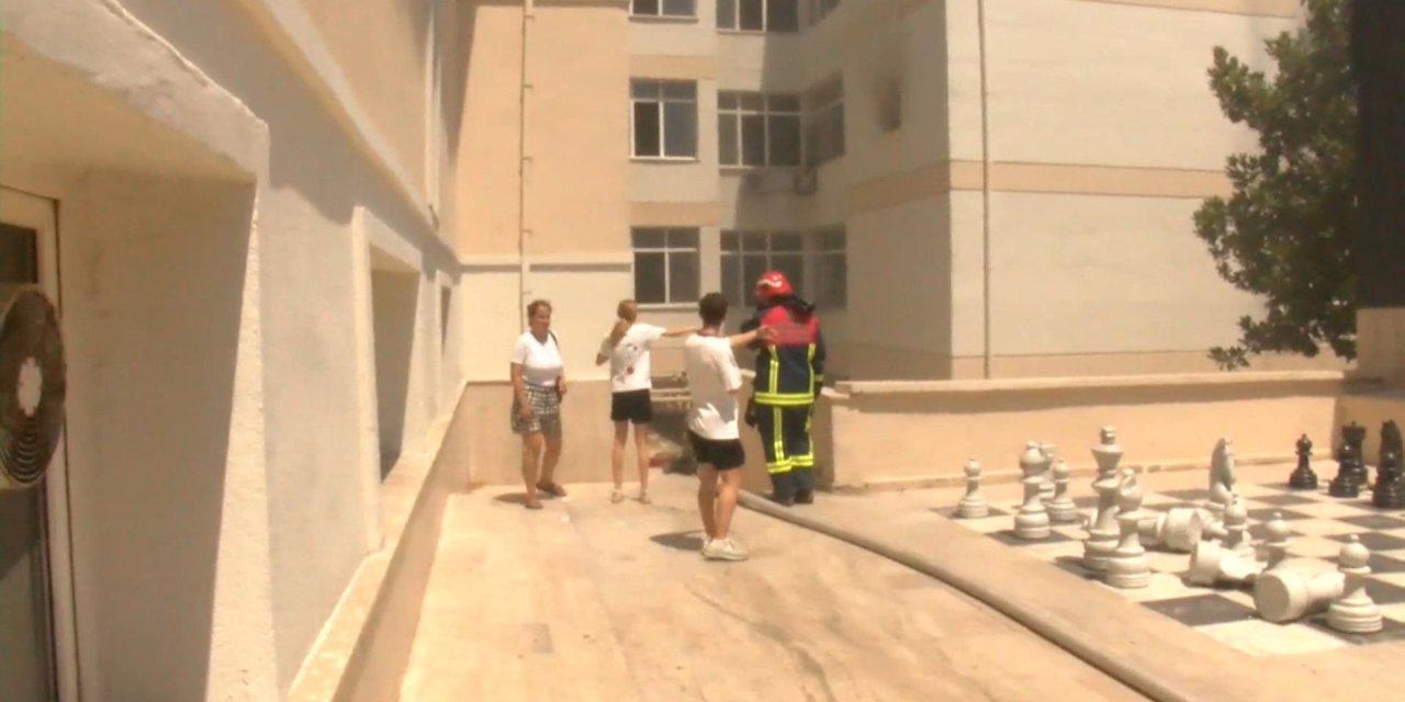 Nişantaşı'nda okulda yangın: Öğrenciler tahliye edildi