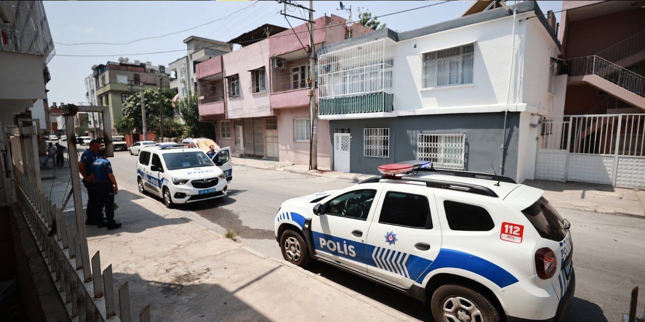 Mersin'de dehşet: Aygül Çınar ve Türkan Söylemez öldü