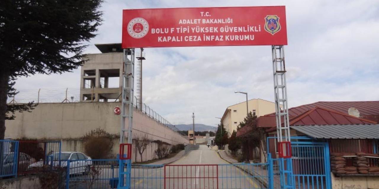 Cezaevindeki kavgada bıçaklanan adam öldü