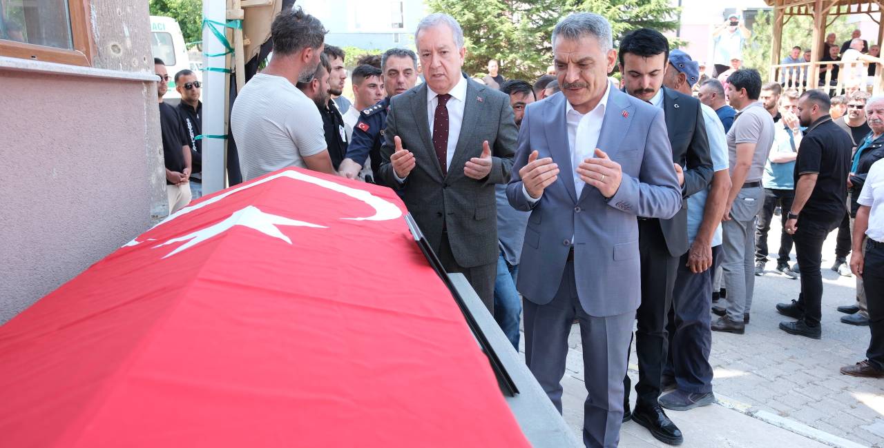 Hayatını kaybeden belediye başkanı toprağa verildi
