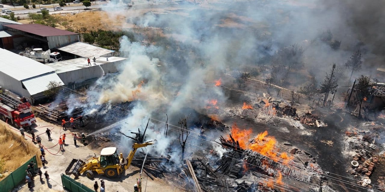 Amasya'da gökyüzünü dumanlar kapladı!