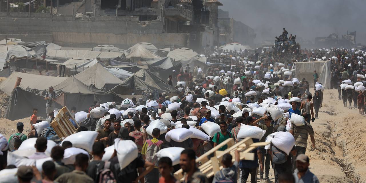 İsrail baskılar üzerine geri adım atmıştı: Yardım tırları Gazze’ye girdi