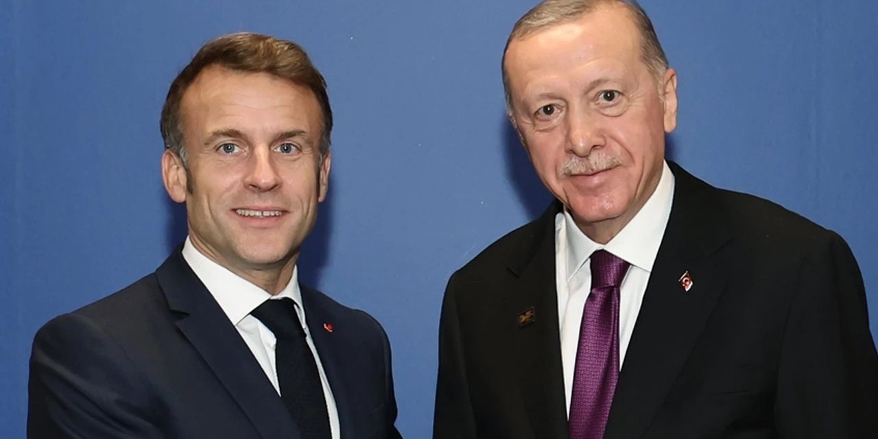 Erdoğan Macron’u tebrik etti: Filistin için 2 devletli çözüm önerdi