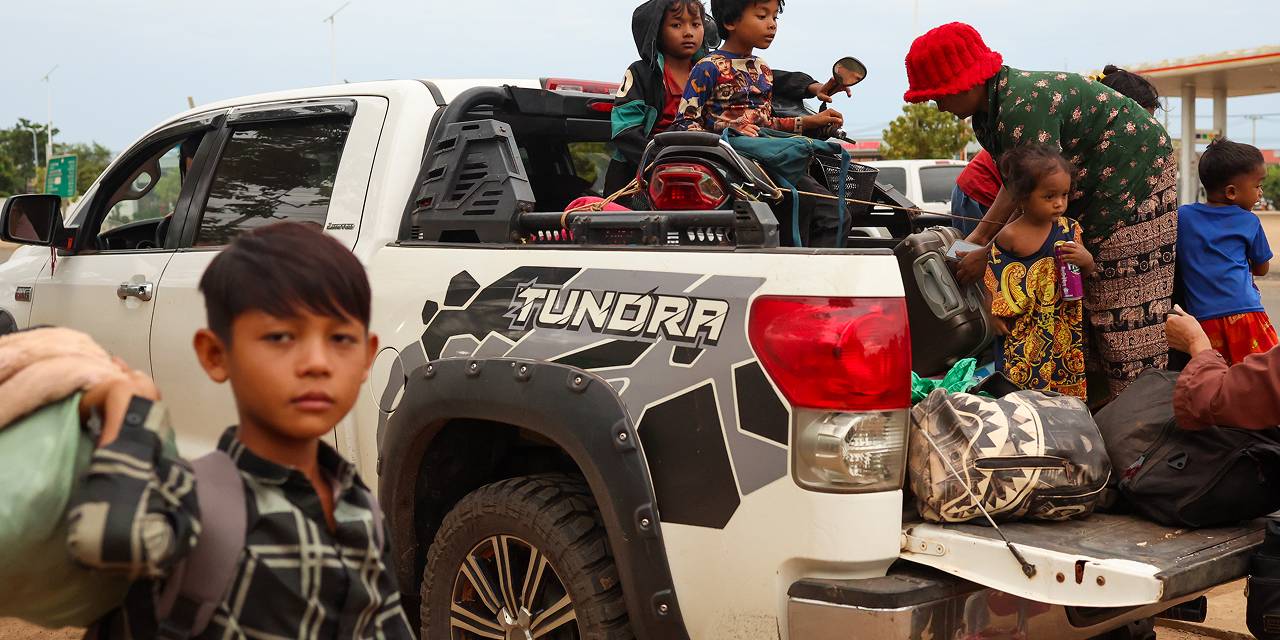 Tayland ve Kamboçya başbakanları barış için görüşecek