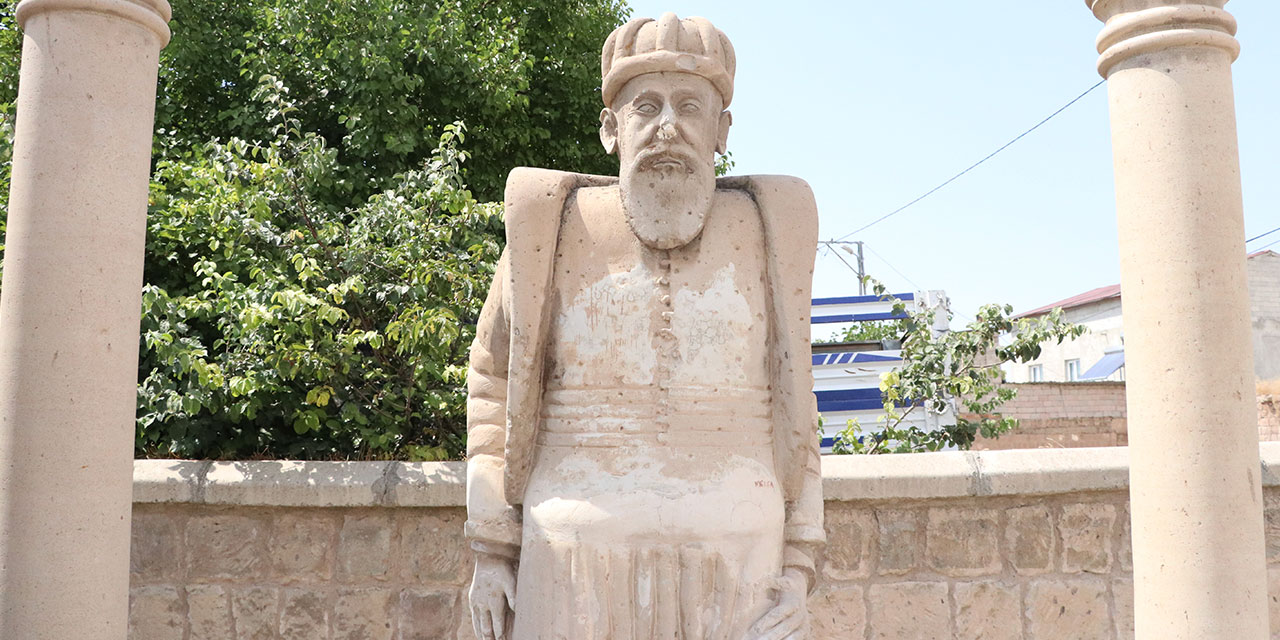 Mimar Sinan'ın doğup büyüdüğü mahalledeki heykeli onarıldı