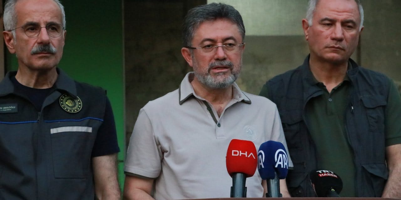 Bakan Yumaklı'nın 'cebimizde uçak yok' açıklaması saç baş yoldurdu