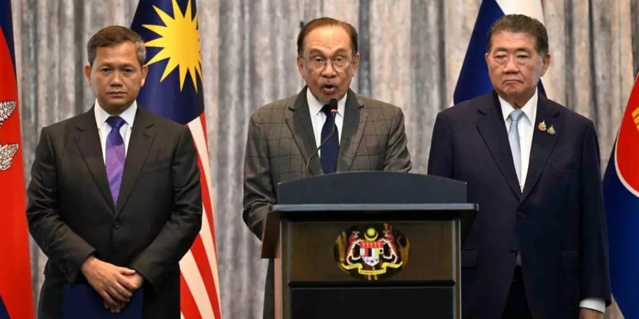 Tayland ve Kamboçya ateşkesini Enver İbrahim açıkladı