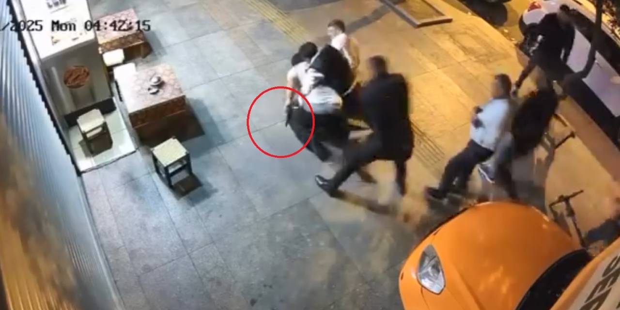 Eğlence merkezi önünde çıkan kavgada silahlar konuştu