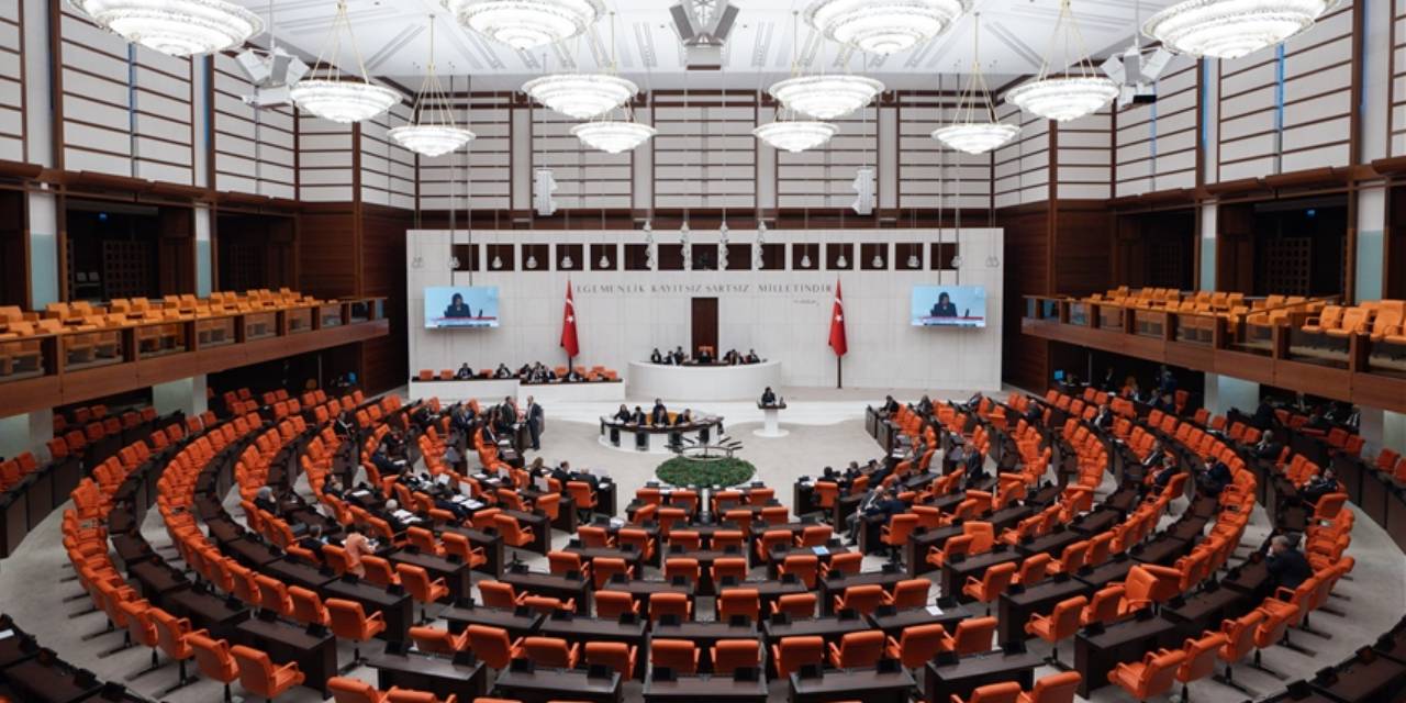 Meclis'i acil toplanmaya çağırdı: Yangınla ilgili bilinmeyenler var