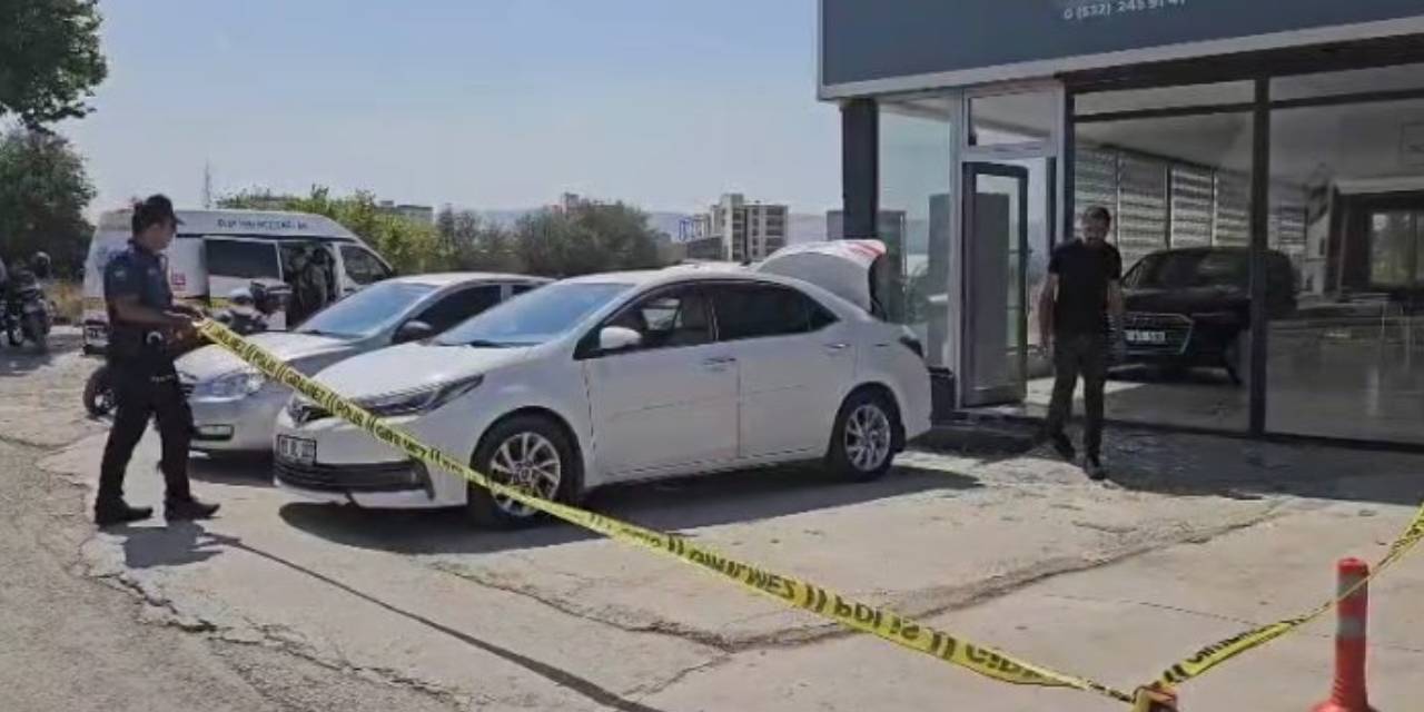 Oto galeriye silahla ateş açıldı: İş yeri sahibi cam parçalarıyla yaralandı