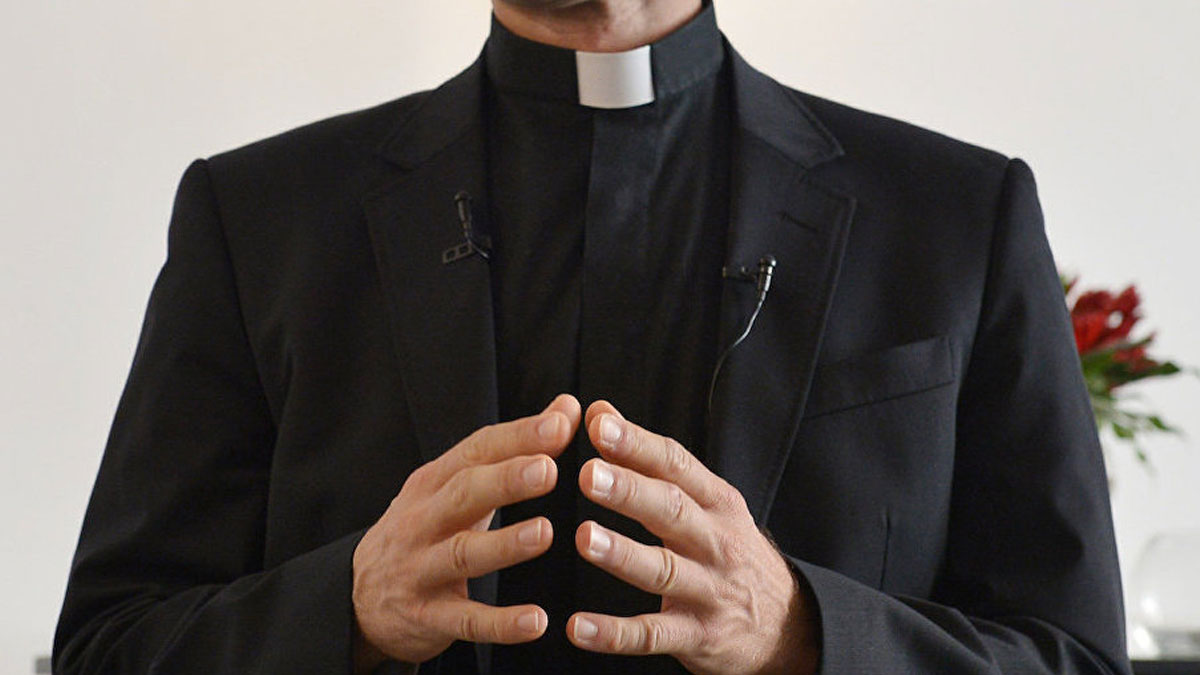 Cinsel istismarda bulunan papaz kiliseyi suçladı: Biliyorlardı