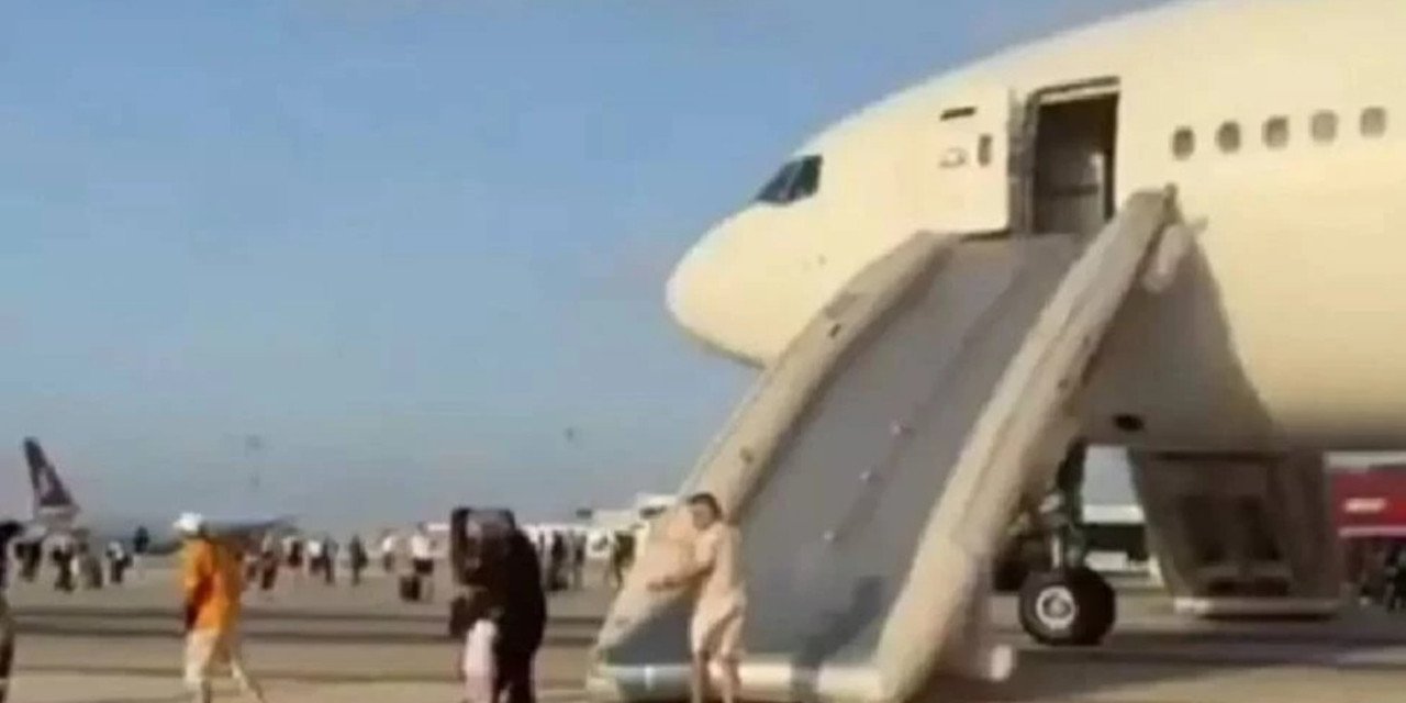 SON DAKİKA! İniş yapan THY uçağından dumanlar yükseldi