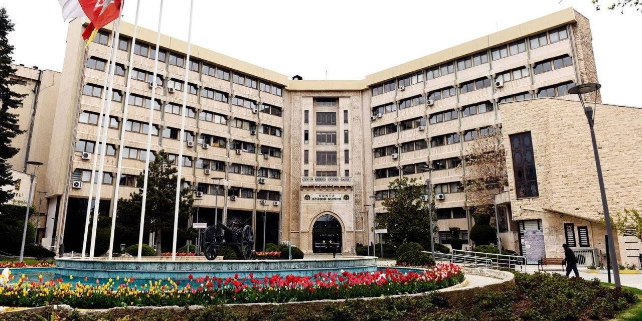 AKP’li belediyeden 6 söyleşiye 20 milyon TL iddiası