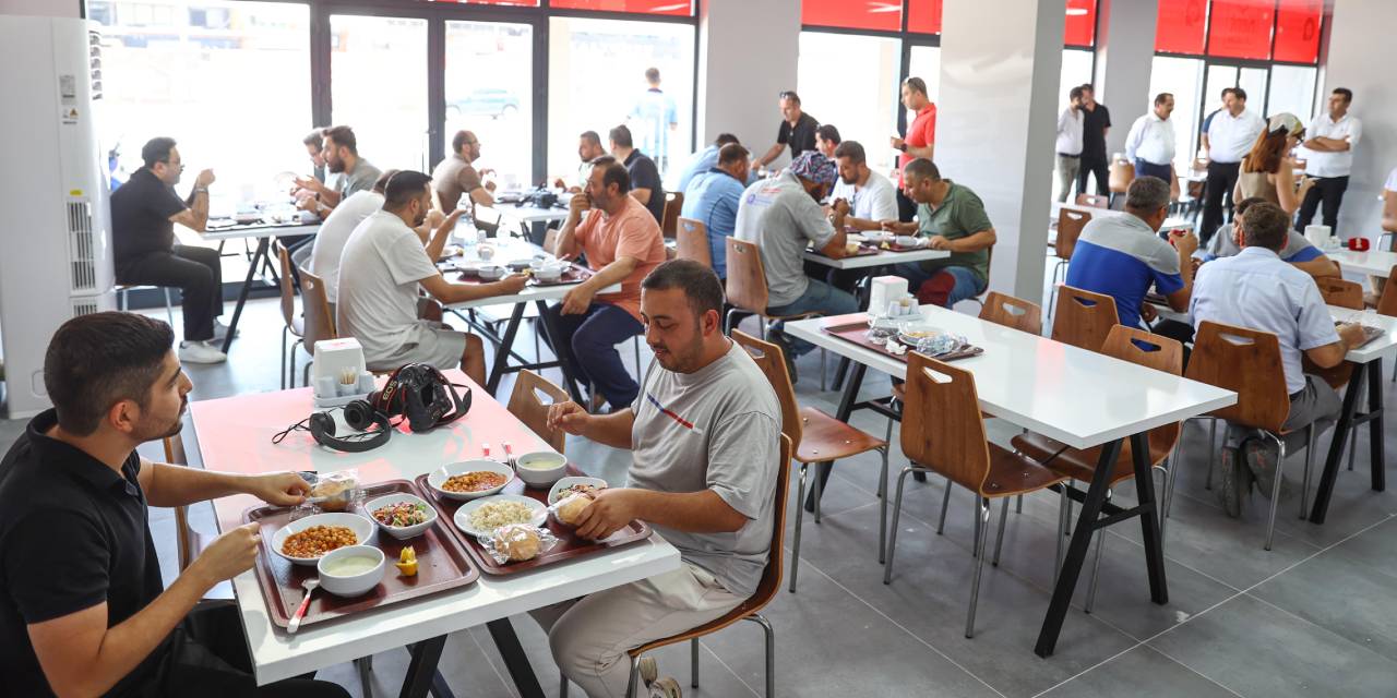 Kent Lokantası kapılarını açtı: Bir çorba fiyatına 4 çeşit yemek