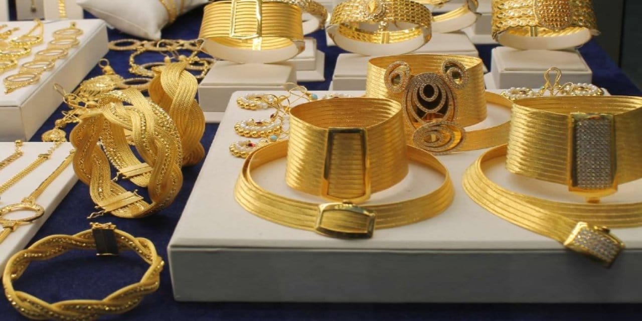 Altın durmuyor: Rekor üzerine rekor! Bakın uzman ne dedi?