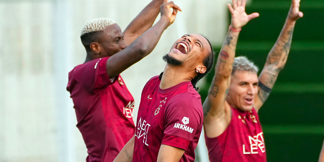 Victor Osimhen siftahı yaptı