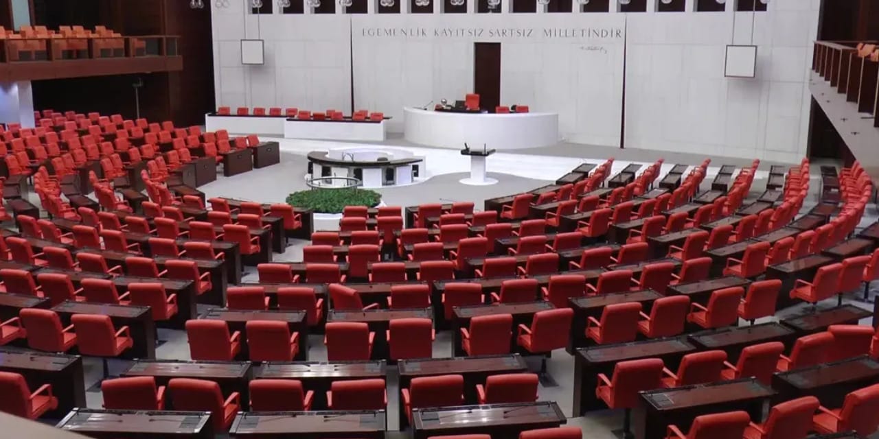 Gizlililik tartışmasında AKP'den MİT savunması