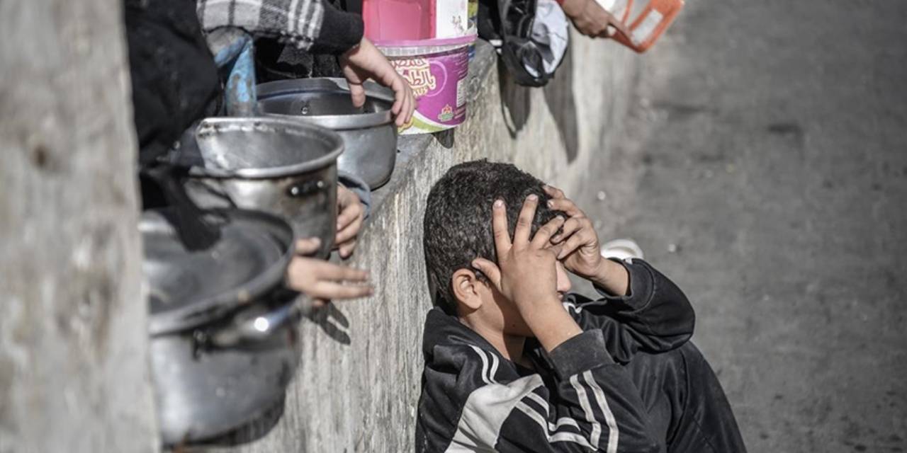 Gazze'de 24 saatte 1'i çocuk 4 kişi açlıktan hayatını kaybetti