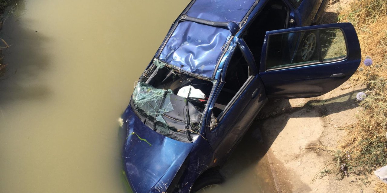 Otomobil kanala düştü: 1 kişi öldü 2 yaralı var