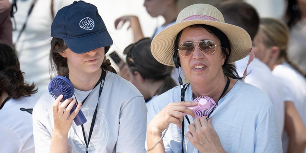 Ofiste, otobüste, sahilde... Mini vantilatör çılgınlığı!