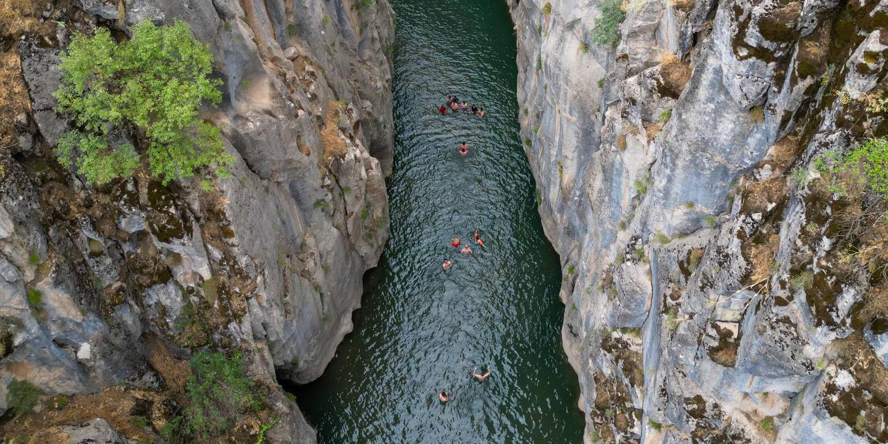 Buz gibi su yemyeşil doğa: Herkes bu kanyonu konuşuyor