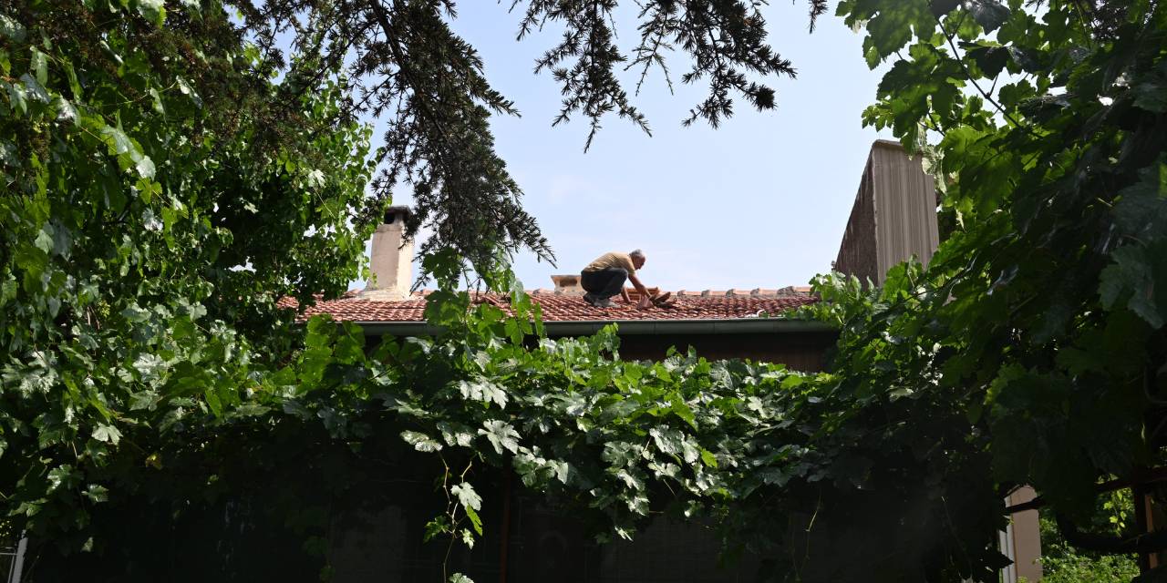 Kayseri'de evin çatısına roket düştü!