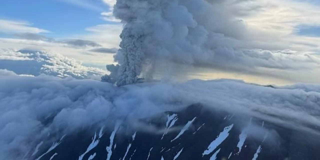 Deprem sonrası korkutan gelişme: Yanardağ 600 yıl sonra patladı