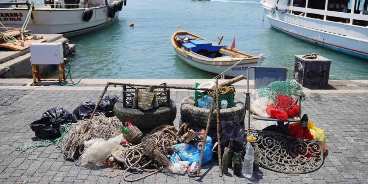 Cunda’da deniz dibi temizliği ile kirliliğin boyutu gözler önüne serildi