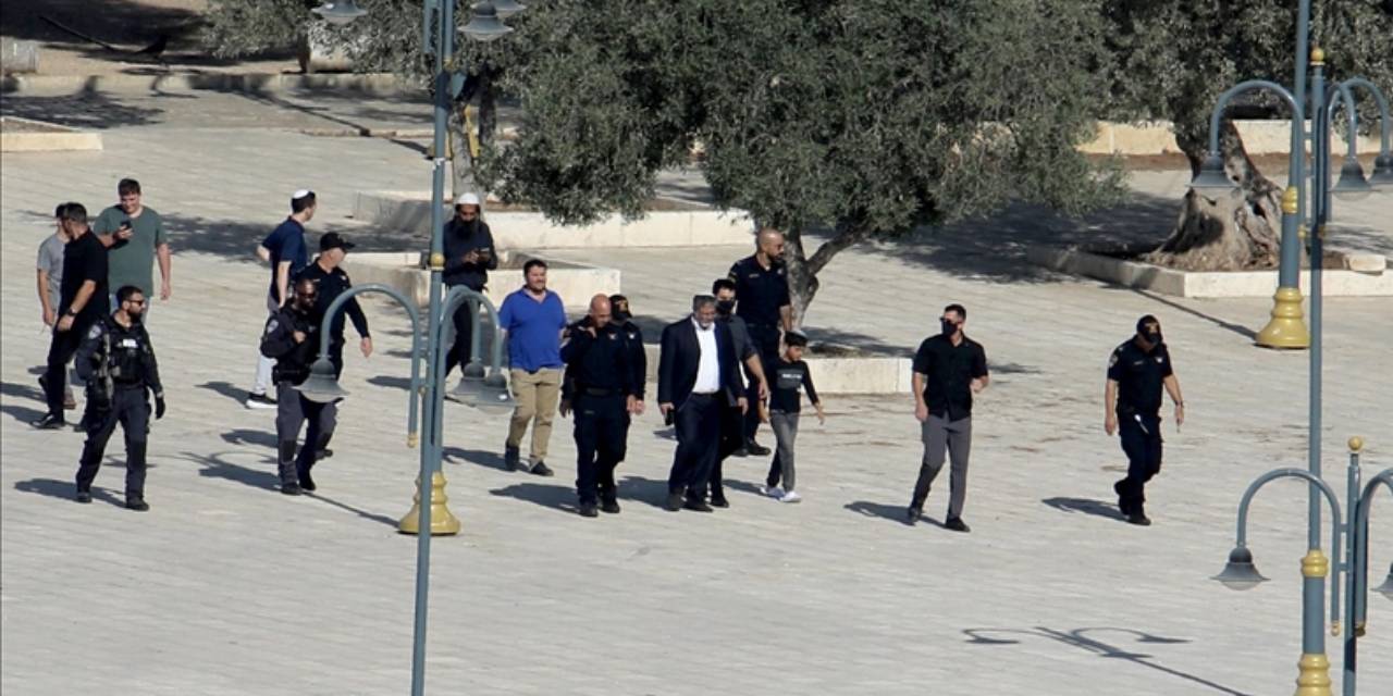 Burhanettin Duran Aksa'yı basan bakanlara sert çıktı