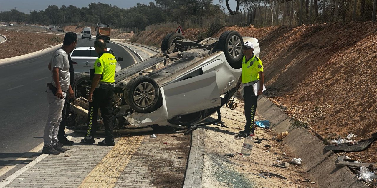 Çalıntı arabayla takla attılar: 4 yaralı
