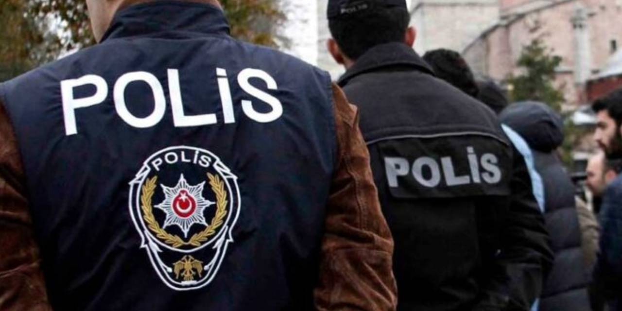 Polis konvoya acımadı: 9'una birden kesip paylaştı