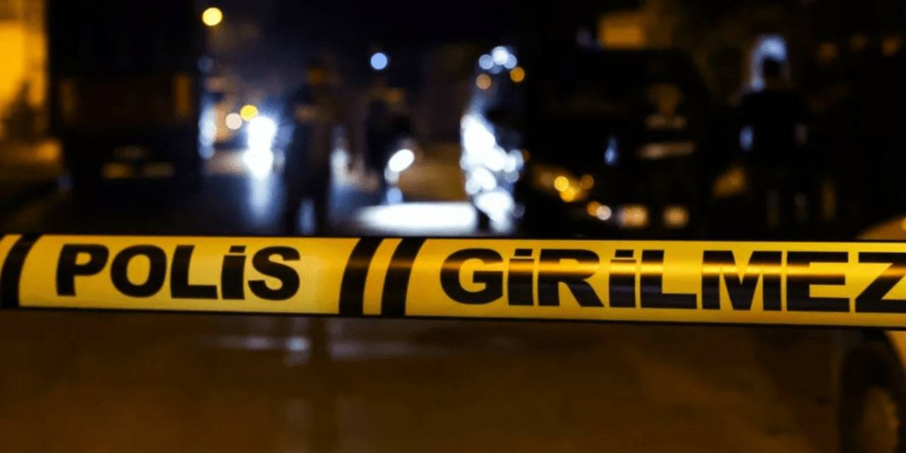 Evinin balkonunda 2 kişiyi öldürdü: Suç aletiyle gidip teslim oldu