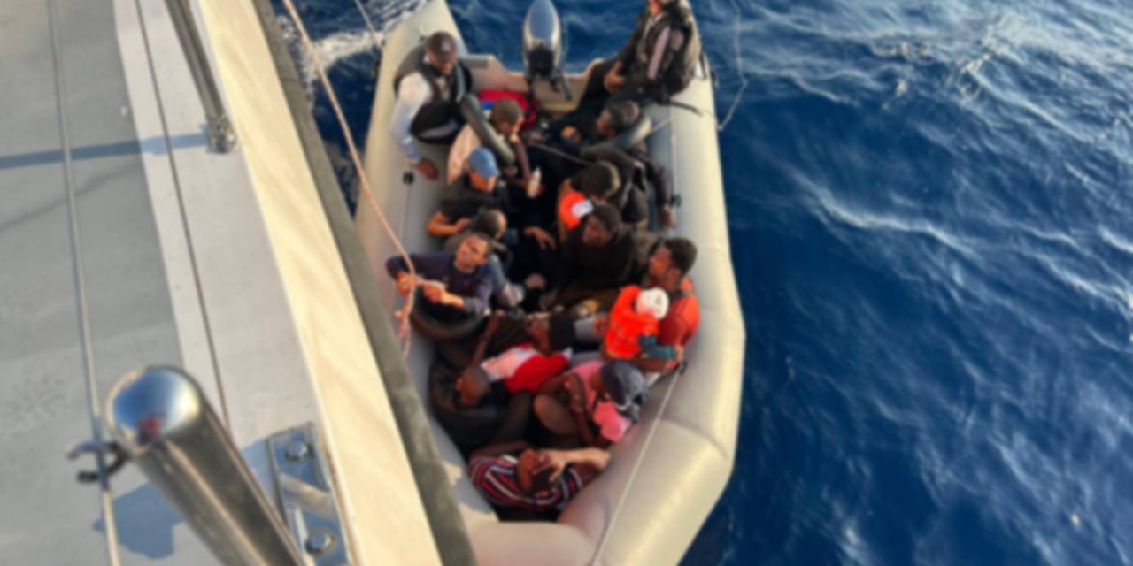 İzmir'de kaçak operasyonu: Denizde başladı karada bitti