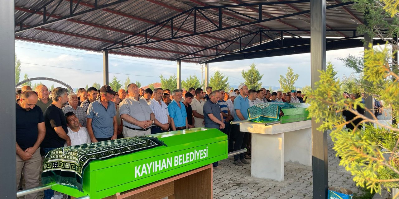 İki çocuk gölette can verdi! Bataklığa battılar