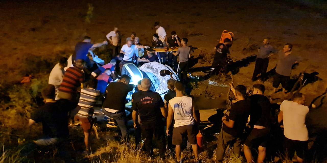 Otomobil şarampole devrildi: Sürücü hayatını kaybetti