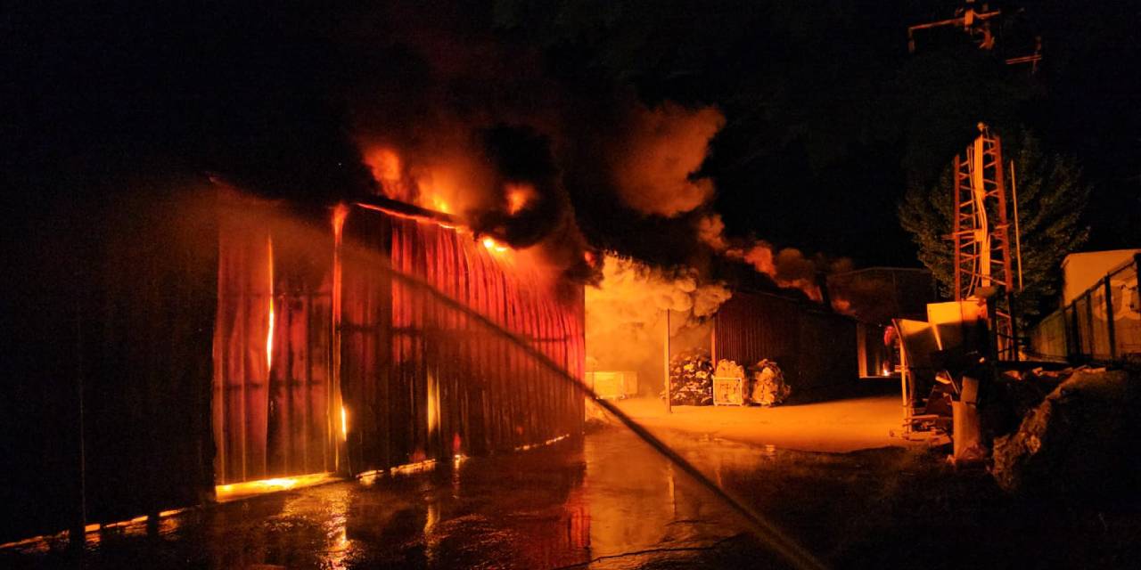 OSB'de tekstil fabrikasında yangın!