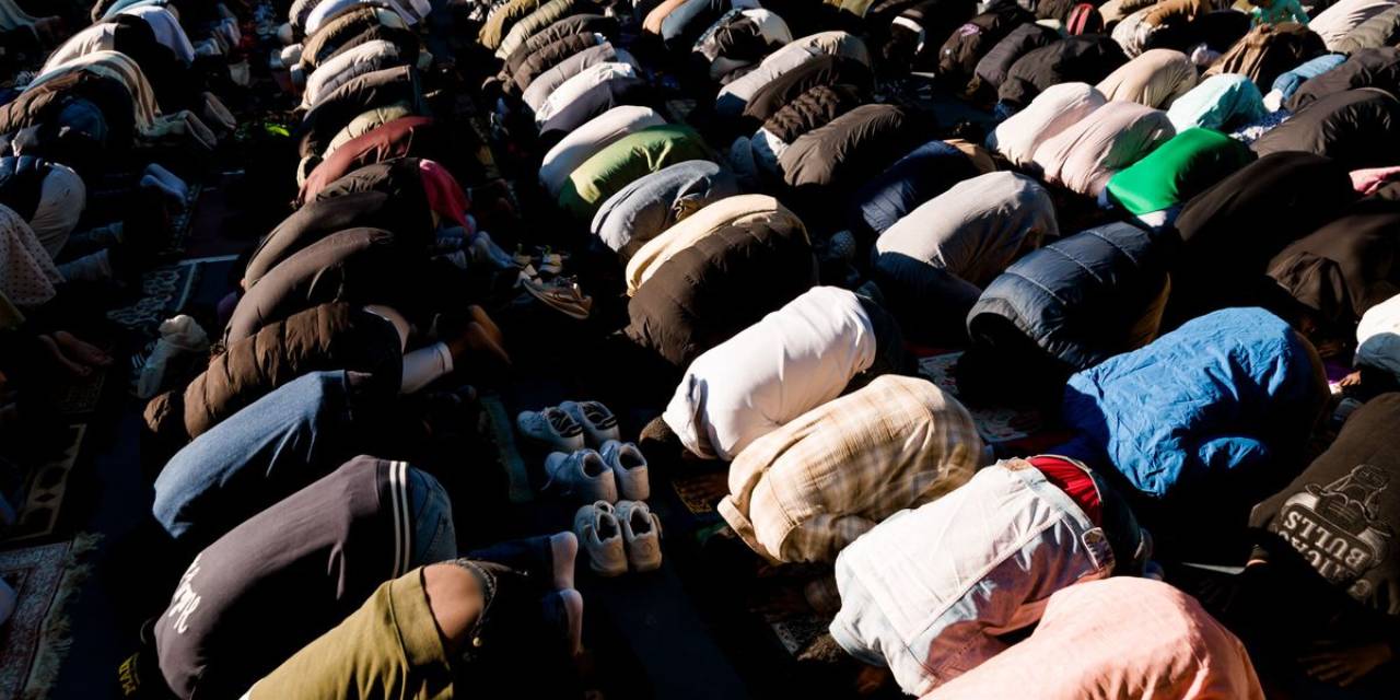 Müslümanların dini bayramlarını kutlaması yasaklandı