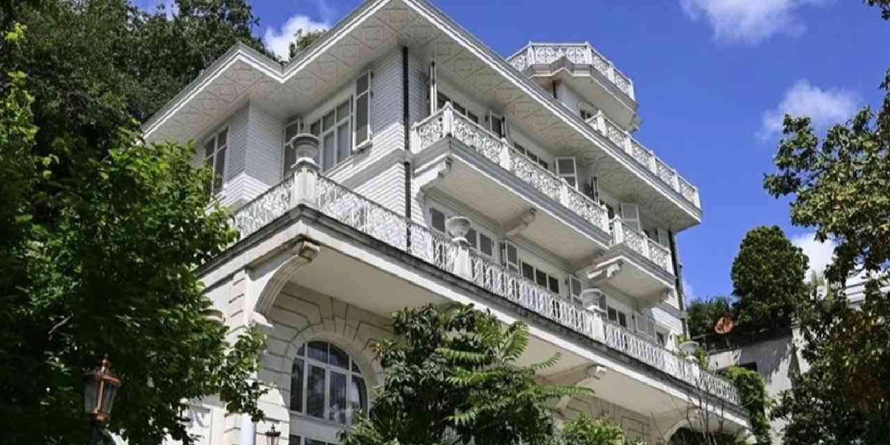 25 milyonluk indirim de yetmedi: İstanbul Boğazı'ndaki Beyaz Köşk yine satılamadı