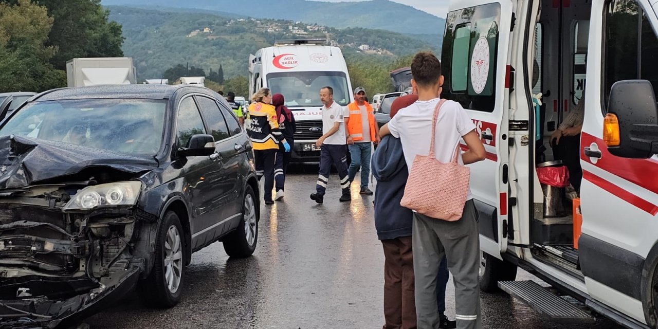 TEM'de zincirleme kaza: 10 yaralı