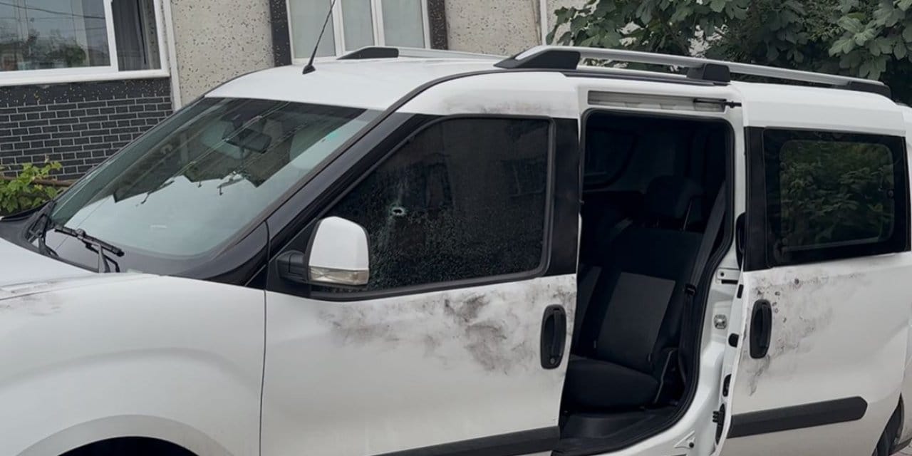 Evinin önünde silahlı saldırıya uğradı! Ağır yaralandı