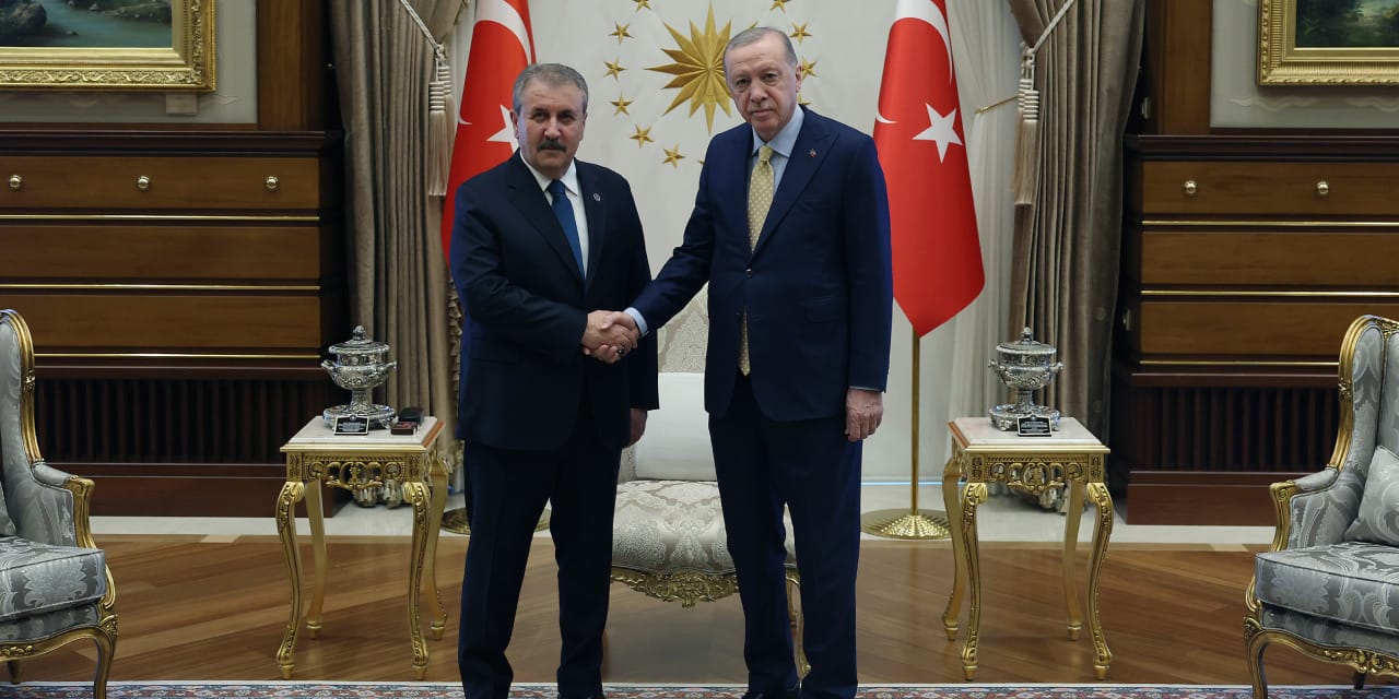 Erdoğan sürece muhalif küçük ortağı Saray'da kabul etti