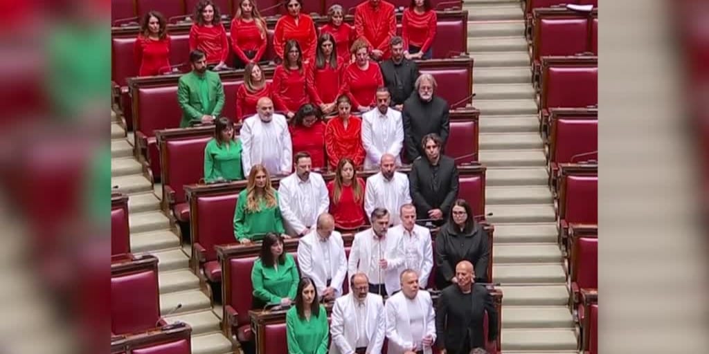 İtalya parlamentosunda soykırıma tepki: Milletvekilleri Filistin bayrağı oluşturdu