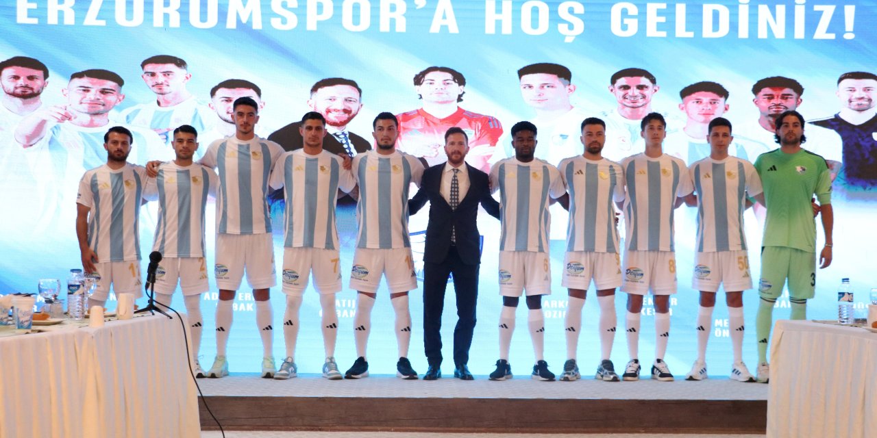 Erzurumspor yeni transferlerini tanıtırken Sivasspor'a mesaj