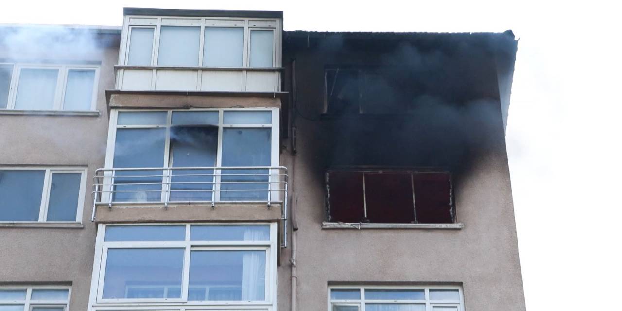 Kadıköy'de 11 katlı binada yangın paniği!
