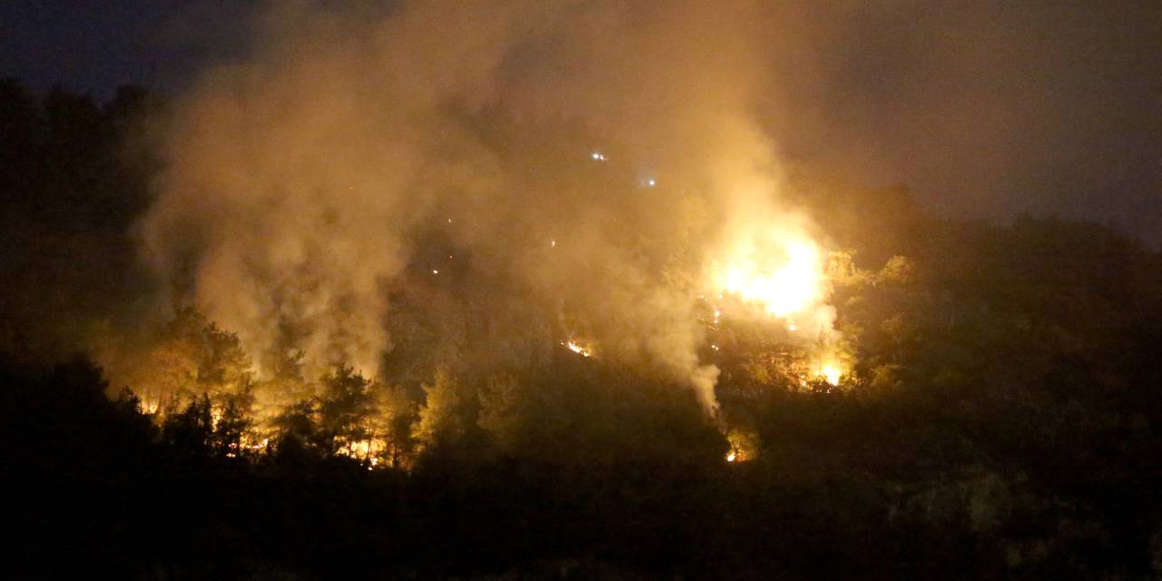 Karabük'te orman yangını yeniden başladı: Bir köy tahliye edildi!