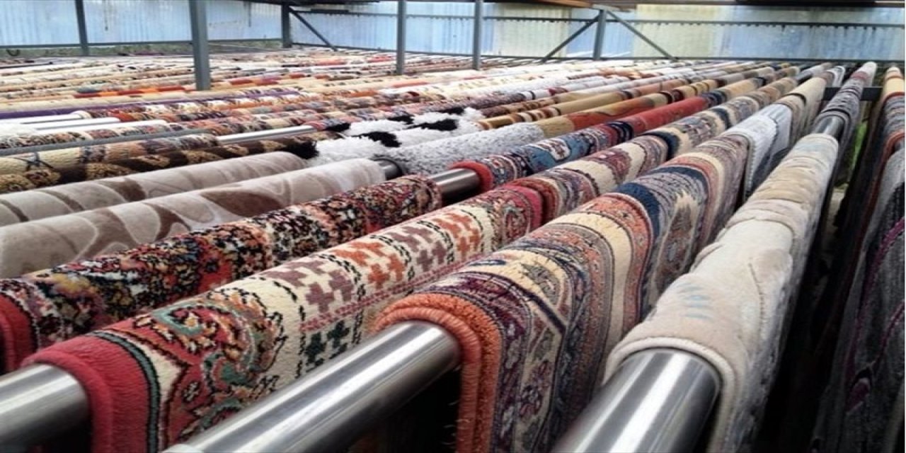 Vatandaş halı yıkama fiyatlarından şikayetçi: 'Ya ucuz yıka ya elde yıkayalım'